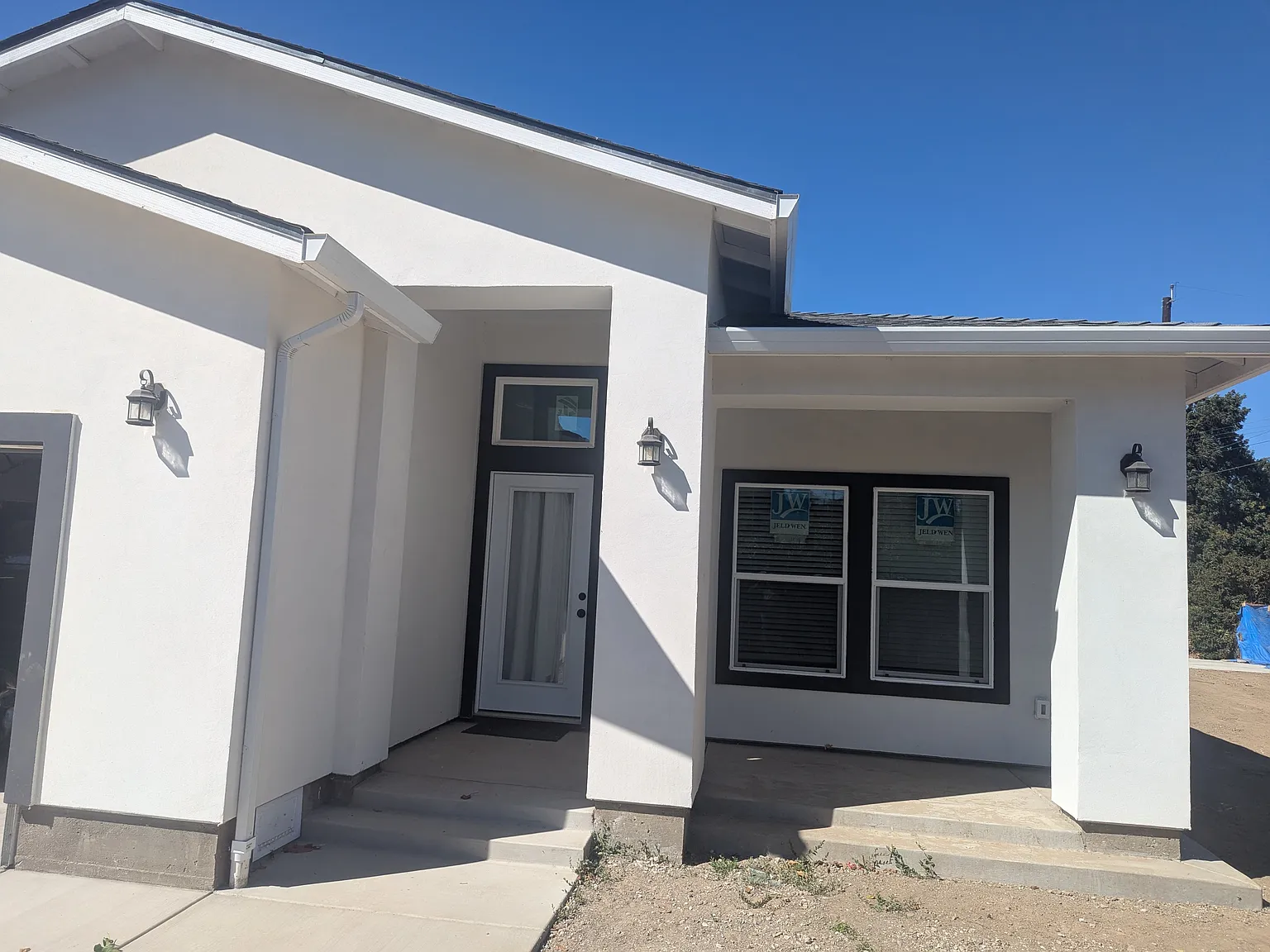 3 bed, 1324 sqft, $3,200 — Photo 1