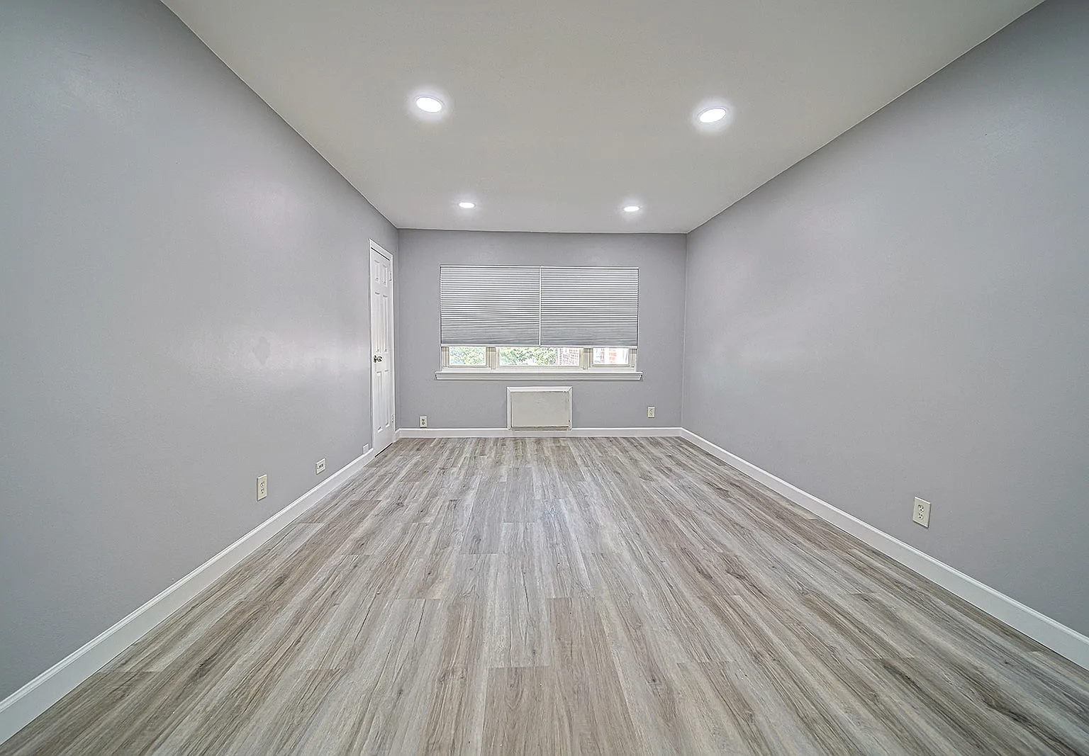 2 bed, 915 sqft, $2,500 — Photo 4