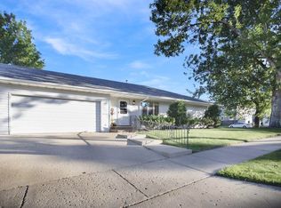 206 6th St E, Williston, ND 58801