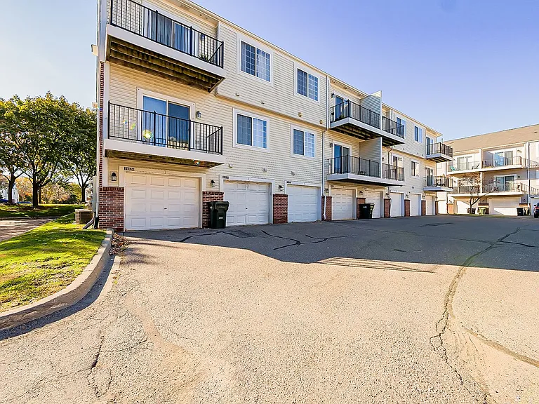 14520 Vauxhall Dr — Photo 21