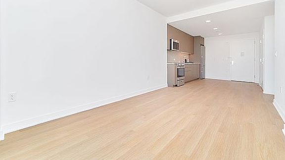 4th image of 46 6th Ave #314