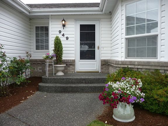 An inviting entry!