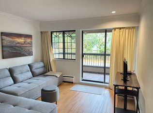 1825 W 8th Ave #101, Vancouver, BC V6J 1V9