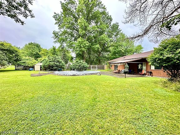 3rd image of 7519 N Linden Ln