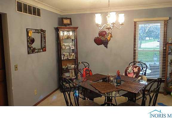 4th image of 632 Orleans Ave