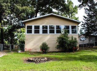 391 E Oak Shadows, Onalaska, TX 77360