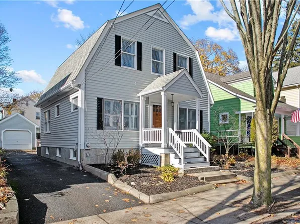 214 Jastram St, Providence, RI 02908