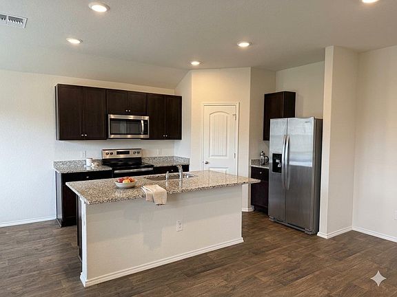 3rd image of 821 Gerardia Ct
