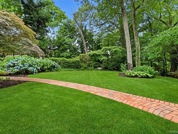 2nd image of 75 Laurel Hill Road