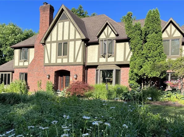 94 Fox Trace Ln, Hudson, OH 44236