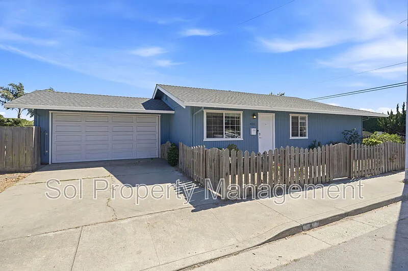 426 Swift St