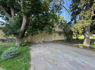 704 3rd Ave, Livermore, IA 50558