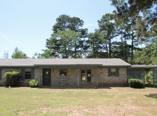 221 Berry Ln, Texarkana, AR 71854