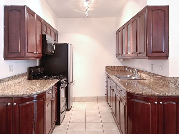3rd image of 874 Hammond St APT 4