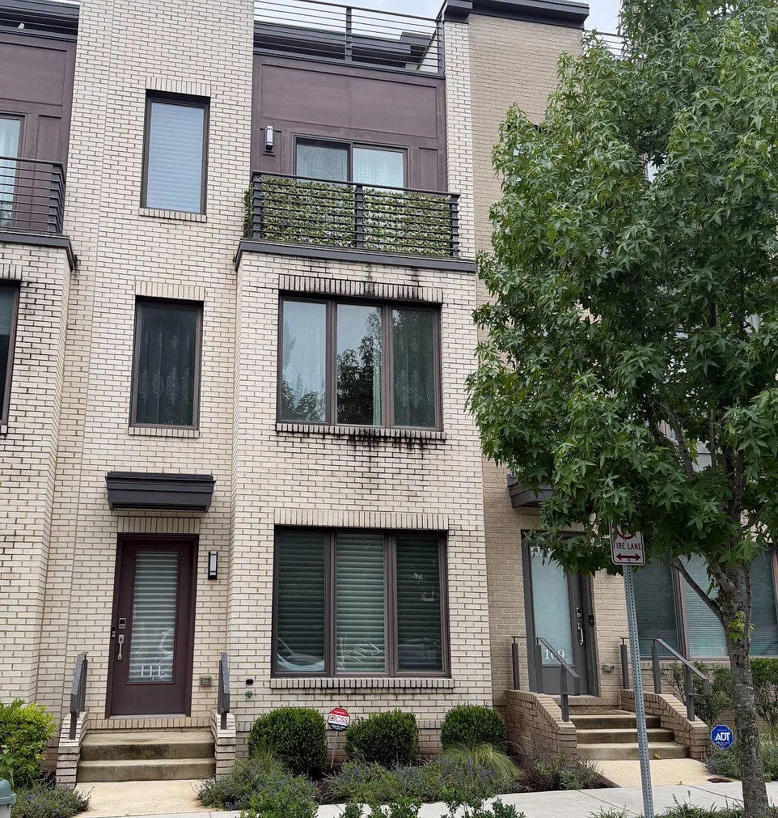 3 bed, 3.5 bath, 2083 sqft, $4,950 — Photo 1
