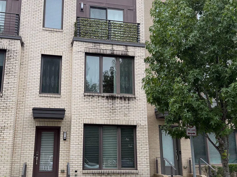 111 Heath Pl