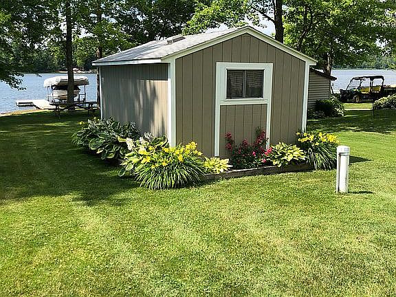 3rd image of 45672 Peninsula Dr E