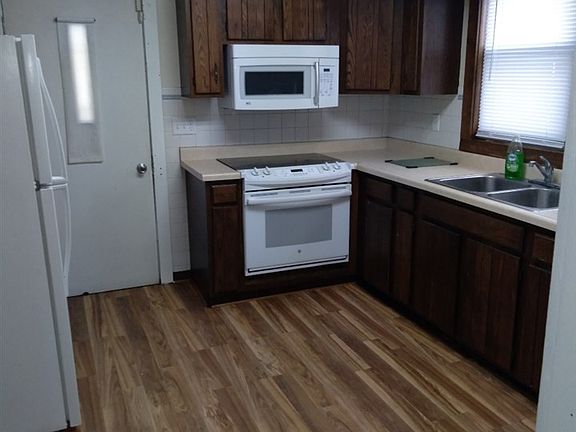 2nd image of 1512 Blaisdell St