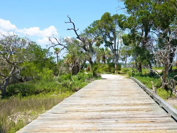 20 Cedar Ln, Hilton Head Island, SC 29926