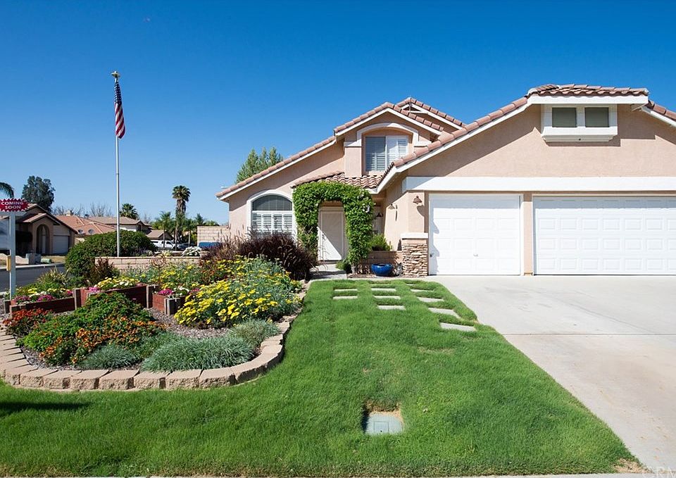 1st image of 19390 Applewood Ct