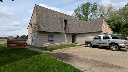 785 Kerns Dr NE Photo 1