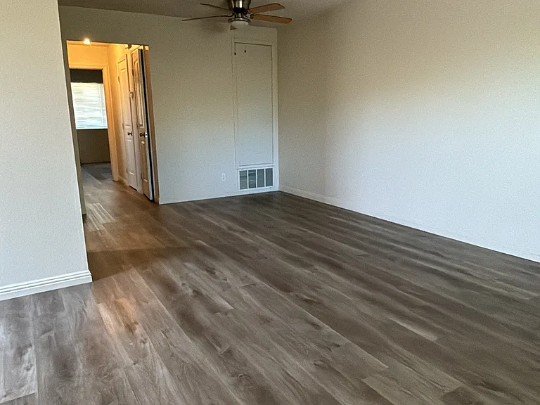 4750 Greenholme Dr #4 — Photo 16
