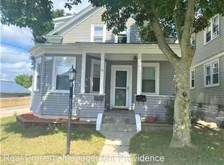 22 Maplewood Ave FLOOR 2, Cranston, RI 02920