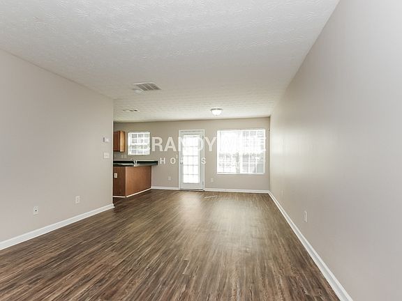5th image of 621 Carlton Pointe Dr