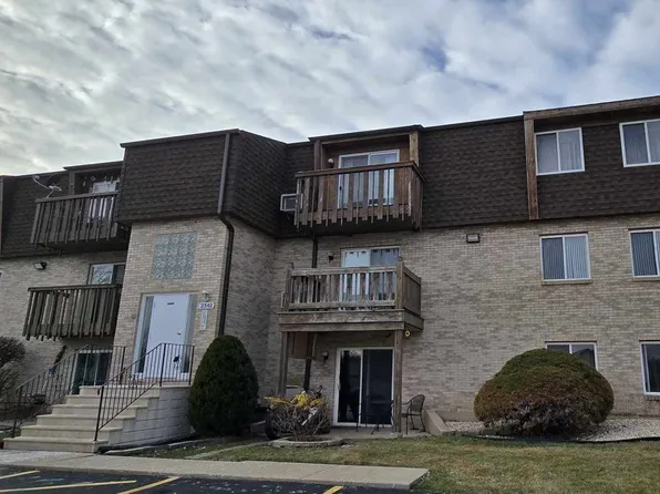 2361 Bicentennial Ave APT 5, Crest Hill, IL 60403