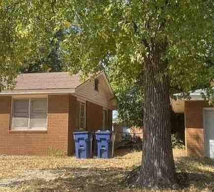 5th image of 705 W Texas Ave