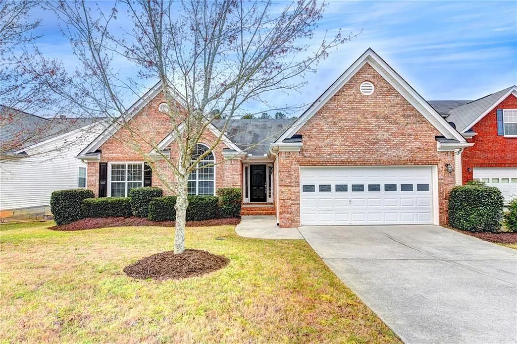 3 bed, 2.0 bath, 2430 sqft, $2,150 — Photo 1