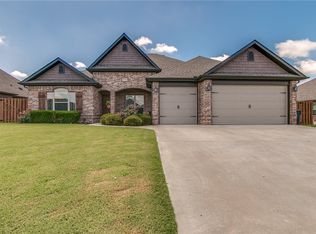 6104 Sage Dr, Rogers, AR 72758