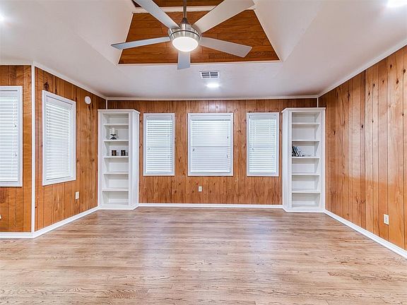 5th image of 4501 SE 139th St