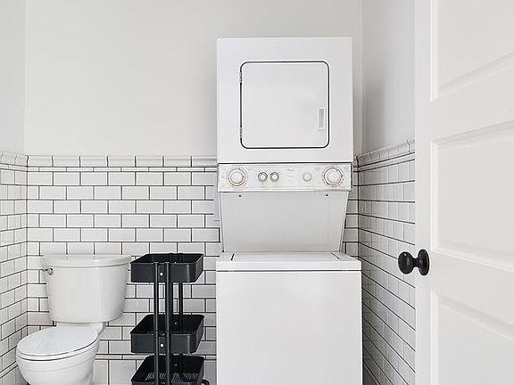 3rd image of 2191 El Sereno Ave APT 6