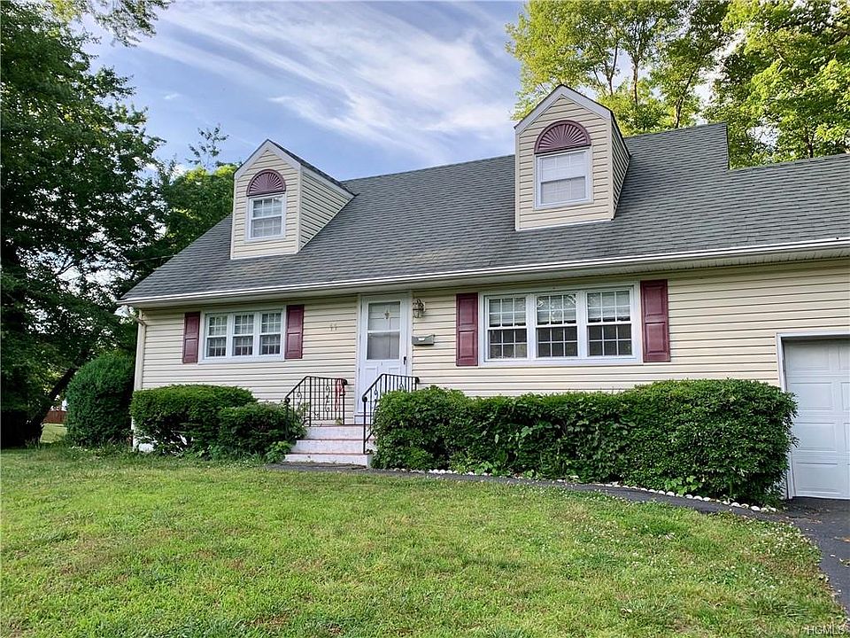 1st image of 11 Colonial Dr