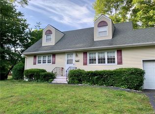 11 Colonial Dr, New City, NY 10956