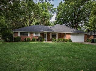 1004 S 19th St, Rogers, AR 72758