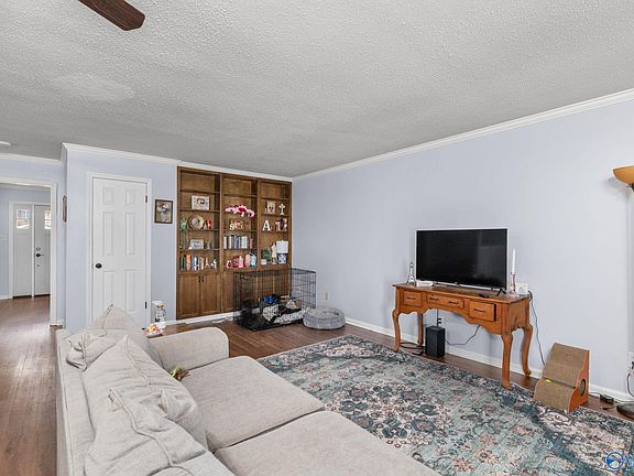 4th image of 2201 Westbury Ct SW