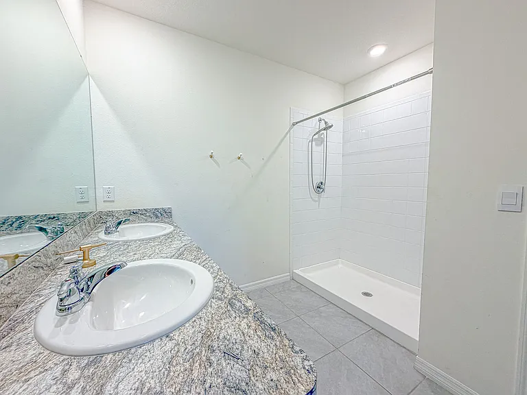 309 Sofia Ln — Photo 9