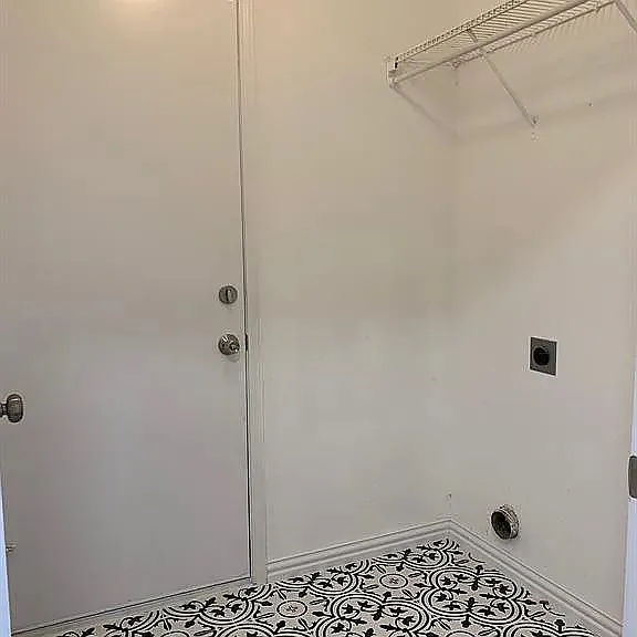 7505 Airline Dr — Photo 16