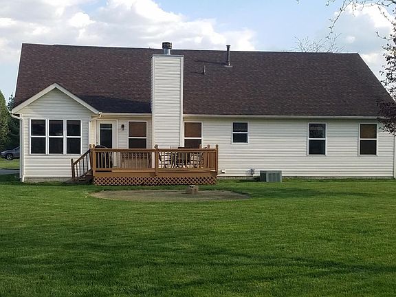3rd image of 128 Kelly Marie Dr