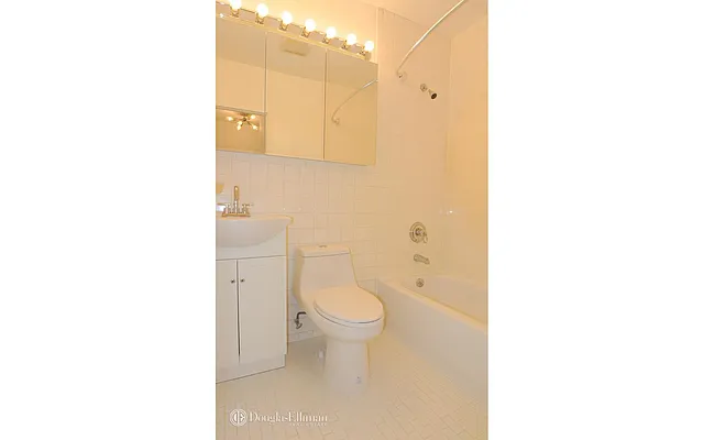 Rented by Douglas Elliman | media 16