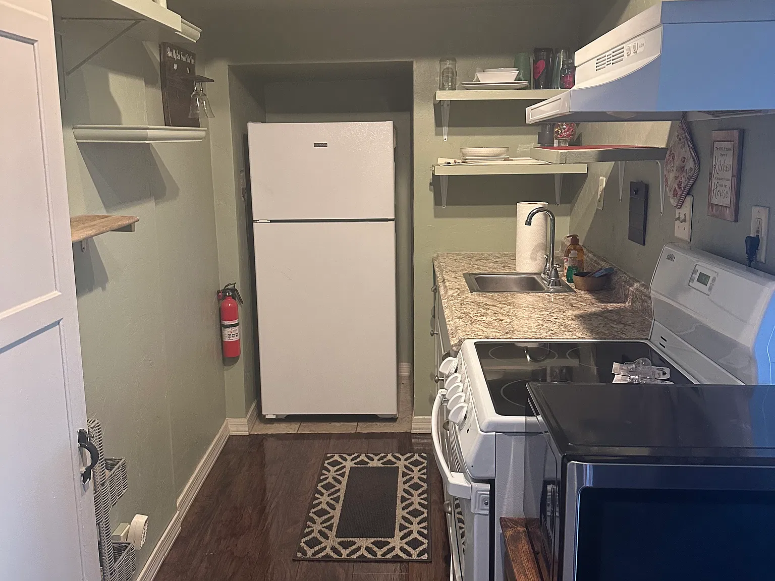 Studio, 600 sqft, $900 — Photo 4