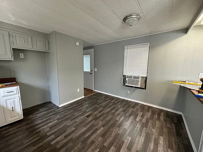 155 Valentine Dr — Photo 7