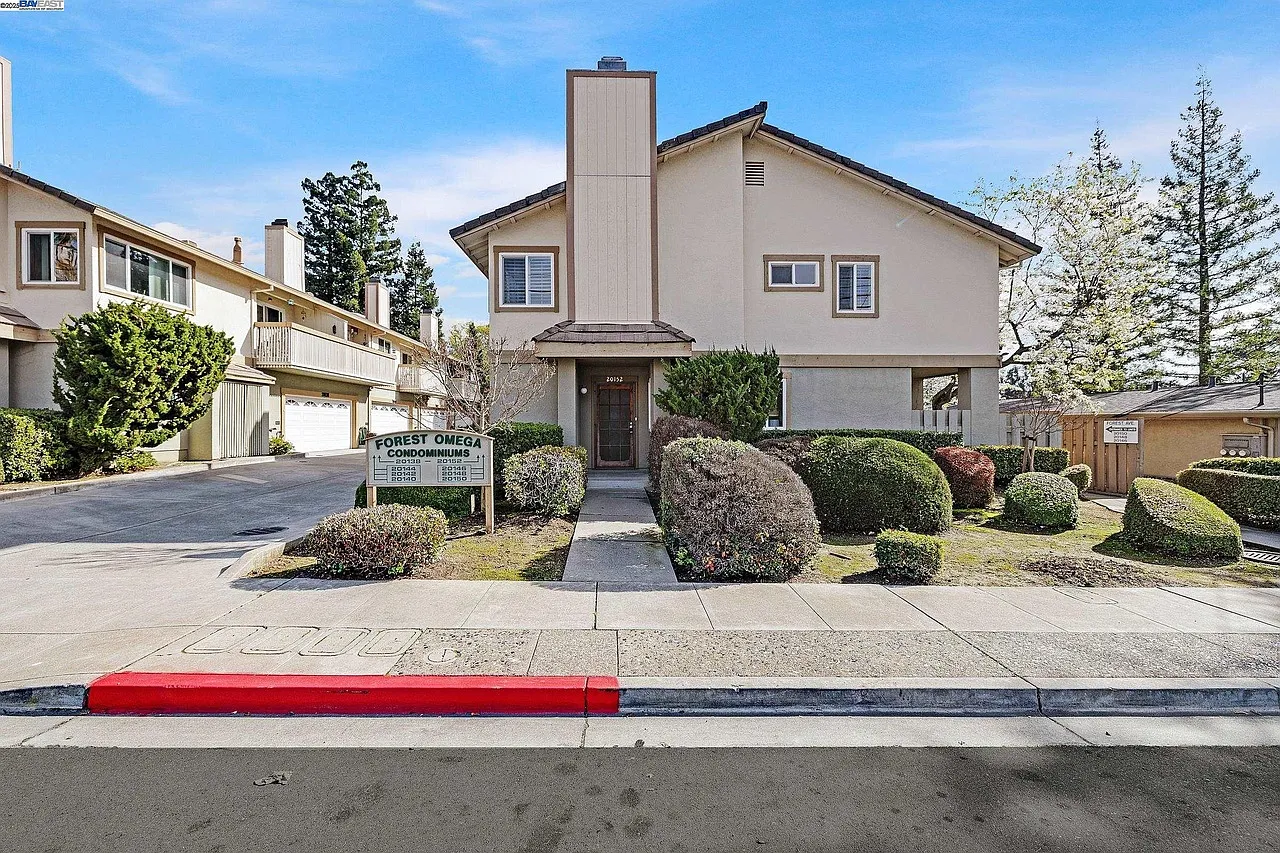 20152 Forest Ave photo 1