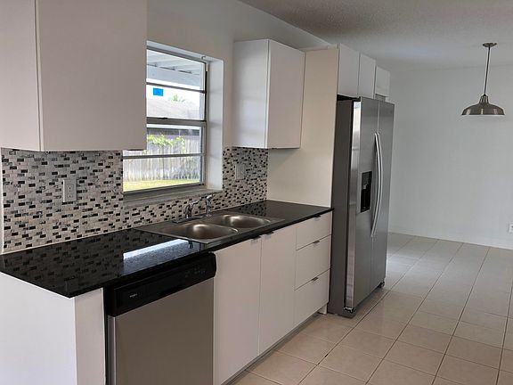 Home For Sale In Sandalfoot