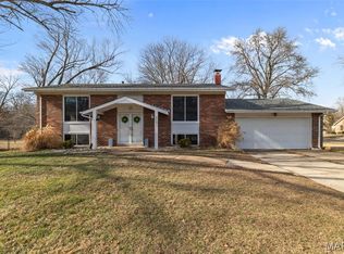 717 Crosswood Dr, Saint Charles, MO 63303