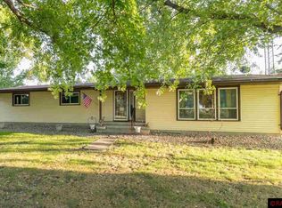 513 Westwood Cir, Amboy, MN 56010