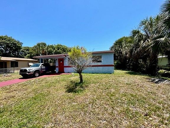 3rd image of 910 NW 34th Avenue
