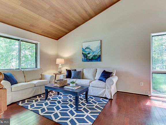 3rd image of 4404 Newdale Dr